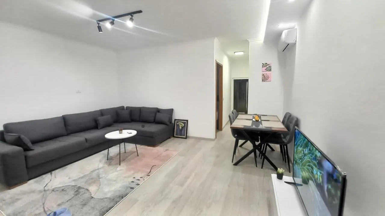 Apartamento Flowers Guesthouse Tirana